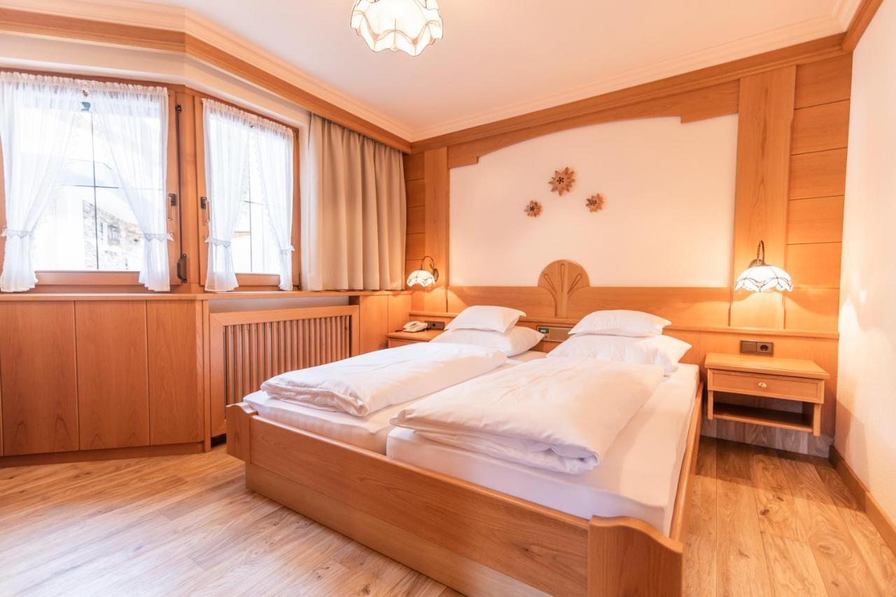 Hotel Garni Apart Tina Ischgl Buitenkant foto