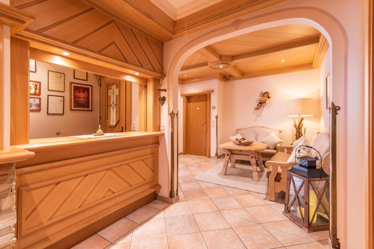 Hotel Garni Apart Tina Ischgl Buitenkant foto