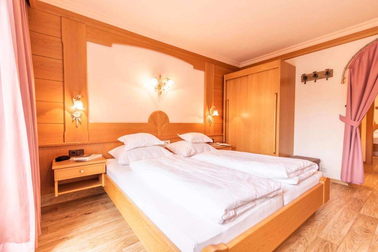 Hotel Garni Apart Tina Ischgl Buitenkant foto