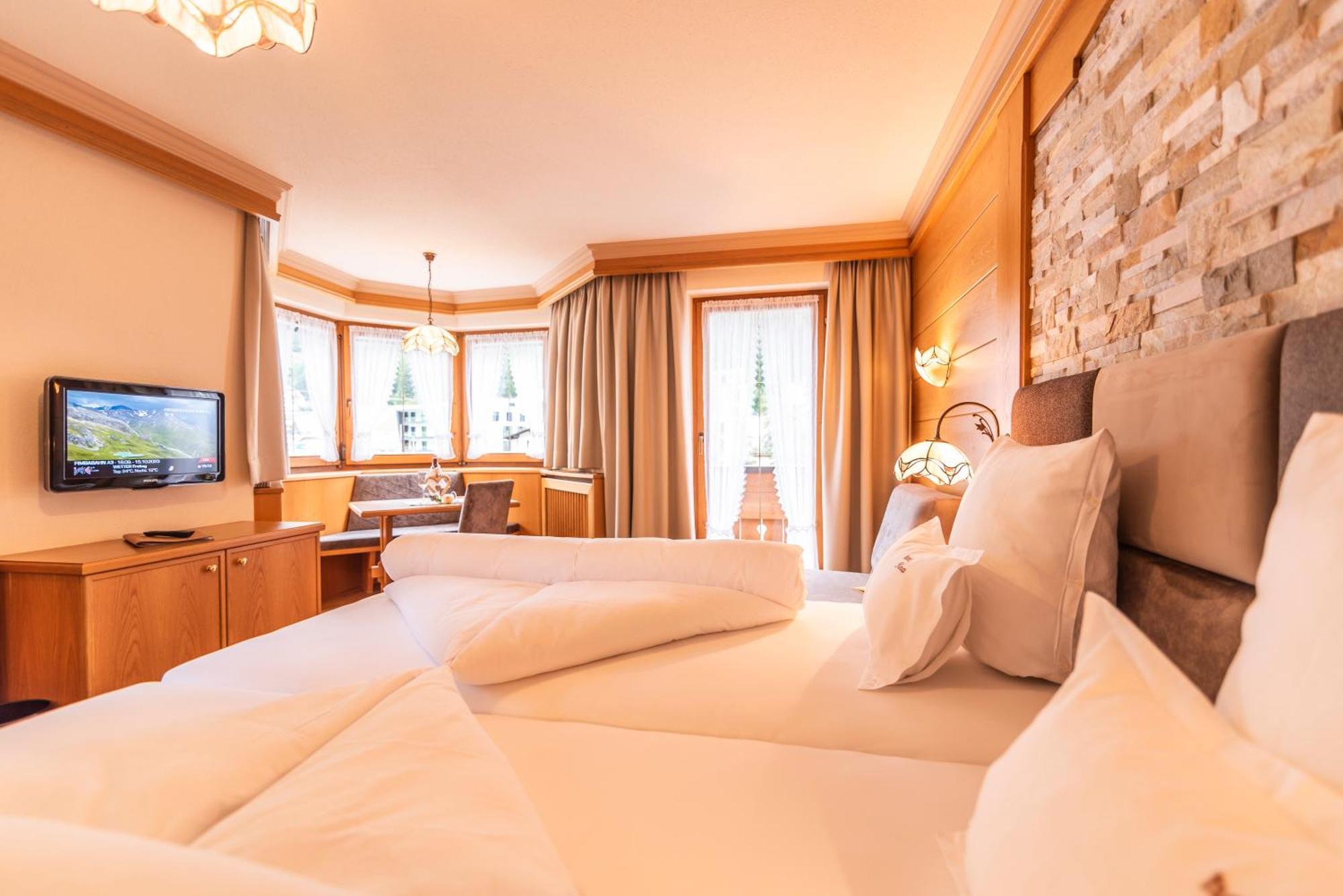 Hotel Garni Apart Tina Ischgl Buitenkant foto