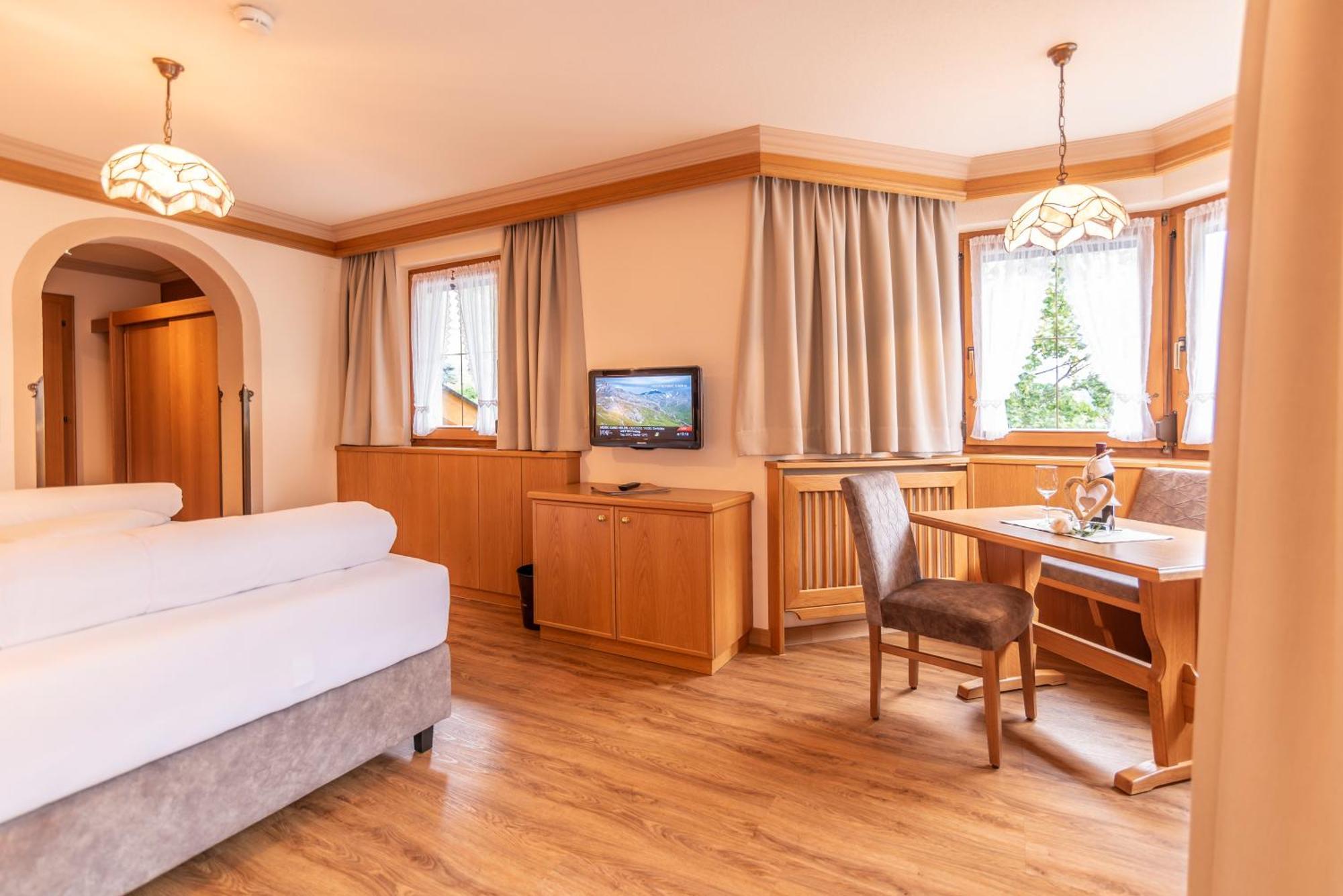 Hotel Garni Apart Tina Ischgl Buitenkant foto