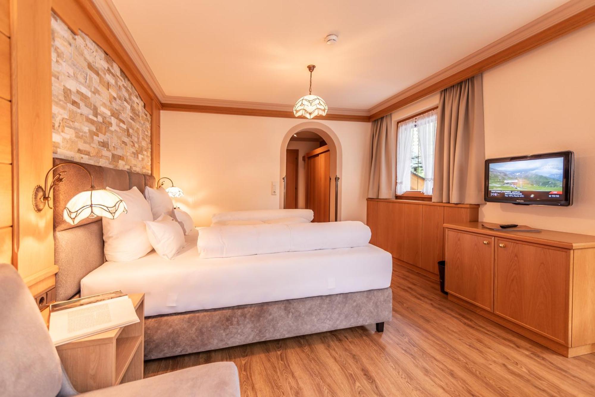 Hotel Garni Apart Tina Ischgl Buitenkant foto