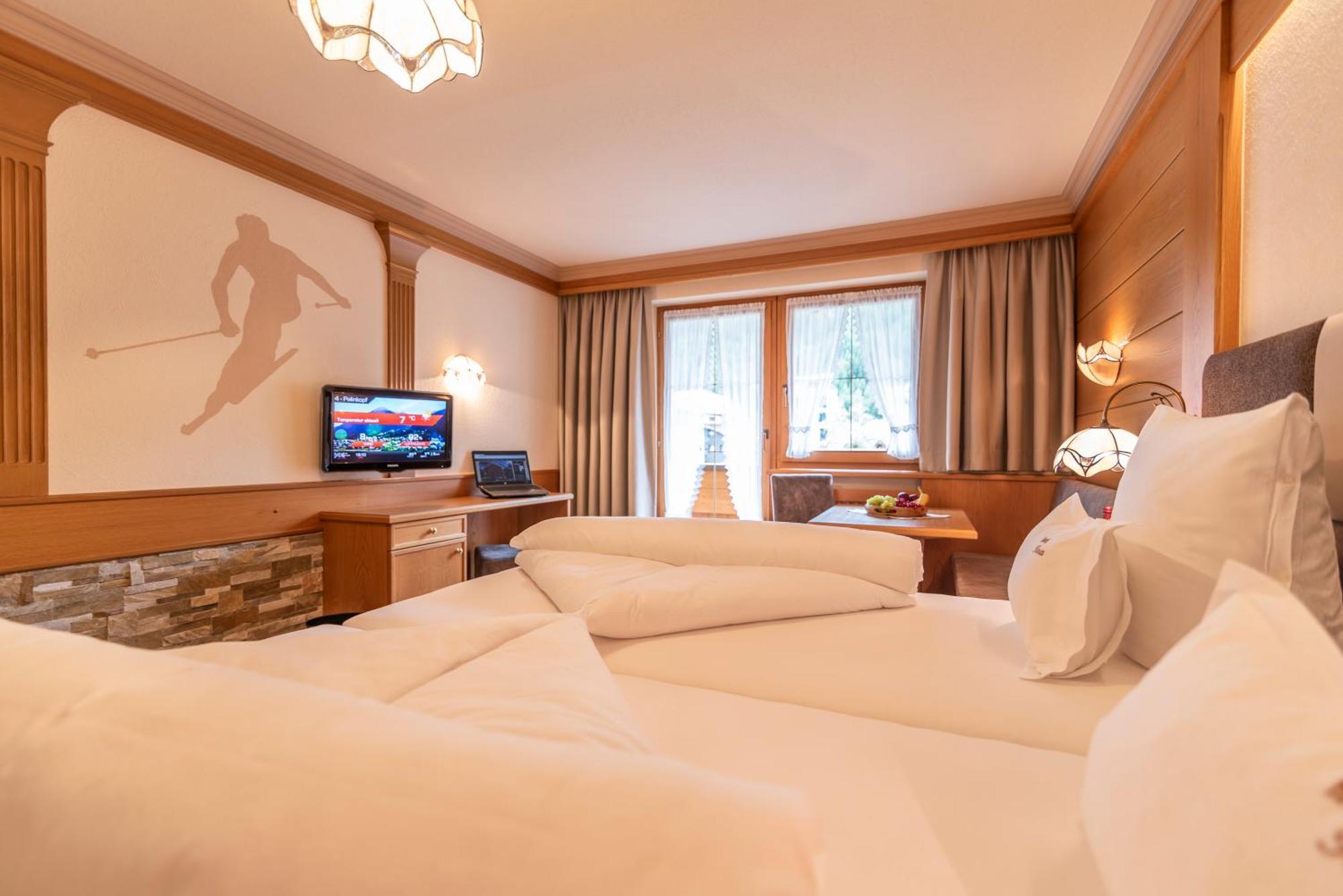 Hotel Garni Apart Tina Ischgl Buitenkant foto