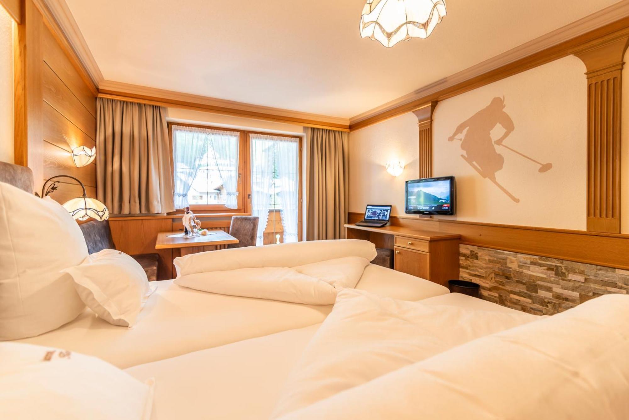 Hotel Garni Apart Tina Ischgl Buitenkant foto