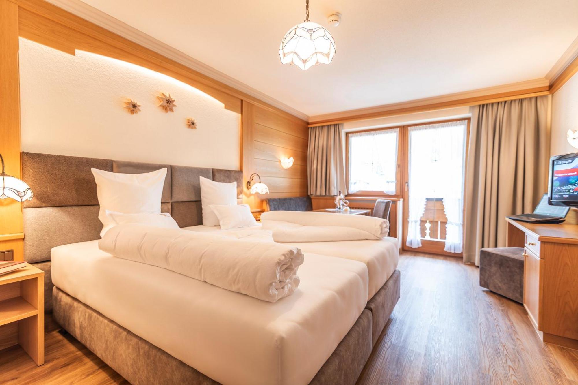 Hotel Garni Apart Tina Ischgl Buitenkant foto